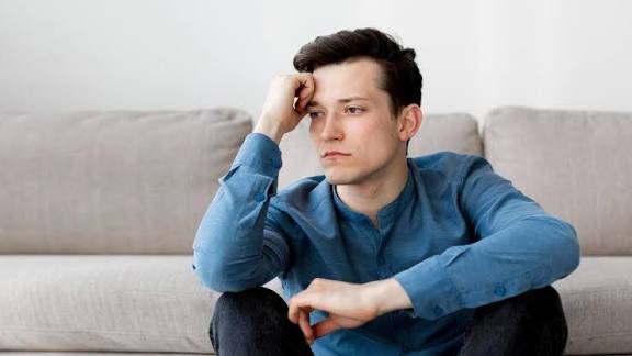 Если долго думать то можно заработать гипертонию аритмию и ишемию сердца предупреждают врачи Несколько часов умственной нагрузки сильно учащают пульс повышают давление и уровень кортизола и глутамата связанного с утомлением и стрессом Врачи порекомендовали ограничить умственную работу 3 4 часами в день и делать паузы каждый час Подпишитесь и следите за актуальными новостями на нашем канале telegram me joinchat AAAAAEEdc qam7052mnXKA