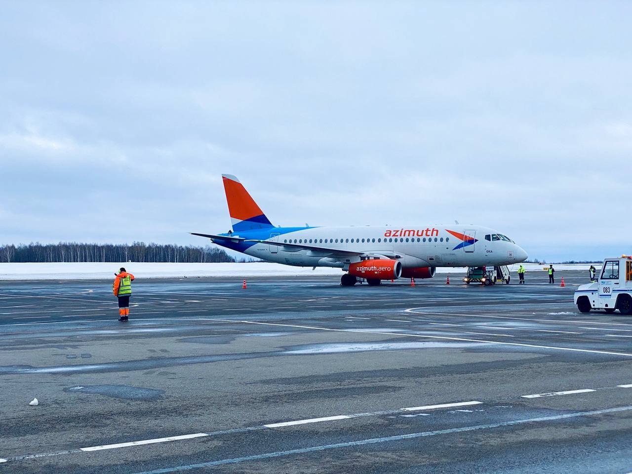 Аэропорт Калуги отменил цепочку рейсов Над Калужской областью продолжают действовать временные ограничения воздушного пространства Отменилась цепочка рейсов Минеральные Воды Калуга Пулково и Пулково Калуга Минеральные Воды Желающих вернуть или обменять билеты попросили обращаться по месту их покупки или в авиакомпанию