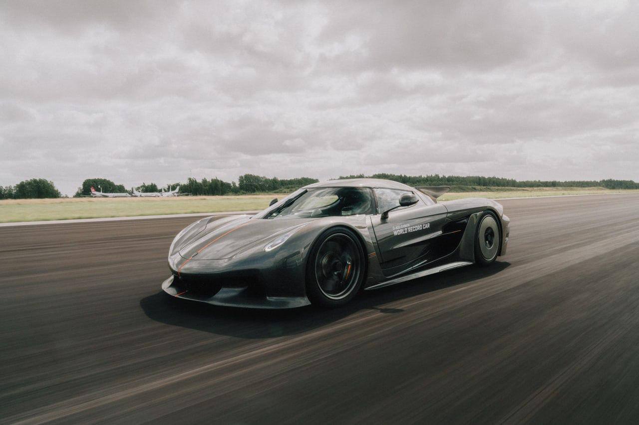 Шведский гиперкар Koenigsegg Jesko Absolut установил новый мировой рекорд  Автомобиль продемонстрировал феноменальное ускорение: разгон с 0 до 400 км/ч всего за 16,77 секунды.   TechObserve