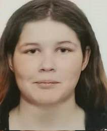 В Сакмарском районе пропали две девочки-подростки #Про_Происшествия Полицейские сообщили поиске несовершеннолетних девочек в Сакмарском районе. Школьницы пропали в селе Первая Григорьевка 22 июня. Как рассказали в УМВД девочки ушли в 15:00. С тех пор на связь не выходили. Первая девочка: Имя: Цыку Яна Фёдоровна Год рождения: 2010 Возраст: 14 лет Рост: 163 см Телосложение: худощавое Волосы: русые, длиной до плеч Особая примета: шрам на левом колене размером 3 см Одежда: чёрная футболка, серые джинсы, чёрная спортивная толстовка с капюшоном, розовые кроссовки. Вторая девочка: Имя: Горшенина Полина Алексеевна Год рождения: 2011 Возраст: 13 лет Рост: 165 см Телосложение: худощавое Волосы: русые, длиной ниже плеч Особая примета: шрам на левом предплечье от ожога размером 3 см Одежда: чёрная футболка с коротким рукавом, серые джинсы, кроссовки серого цвета с белыми вставками. Всех, кому известна какая-либо информация о местонахождении указанных девушек, полицейские просят сообщать по следующим номерам телефонов: 8 35331 24000 89228220691