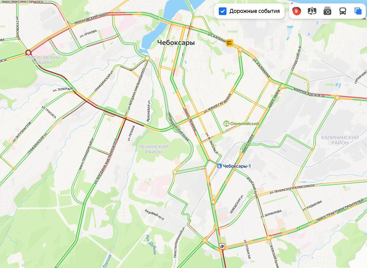 Утром на чебоксарских дорогах образовались девятибалльные пробки. Ситуация не улучшилась даже после восьми утра.