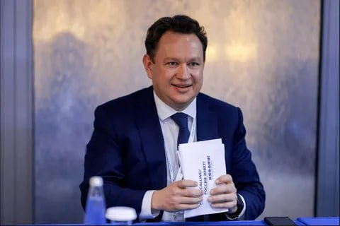 Объем новой допэмиссии ВТБ будет «кратно меньше» запланированных к выплате дивидендов на 276 млрд руб — первый зампред банка Пьянов — РБК  «Допэмиссия будет денежной, с преимущественным правом выкупа для существующих акционеров. Будем стараться привлечь якорного инвестора», — сообщил Пьянов.  Читать далее      #VTBR