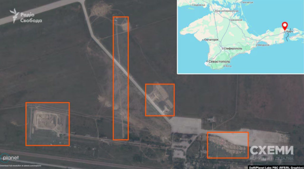 Российские военные осуществляют переоборудование гражданского аэропорта в Керчи на военный, с него смогут запускать дроны, утверждают "Схемы". В марте 2025 года аэропорт Керчь в Крыму официально превратили из гражданского в военный. Журналисты "Схем" проанализировали спутниковые снимки и российский госреестр недвижимости, подтвердив значительные работы на аэродроме. На территории появились фортификационные сооружения и укрытия, которые могут использоваться для запуска ударных БПЛА и размещения ЗРК. Авиаэксперт Анатолий Храпчинский отметил, что полоса аэродрома пригодна для запуска дронов Shahed. 4 марта часть земель была передана в пользование Минобороны РФ. До этого территория использовалась как стоянка для грузовиков.