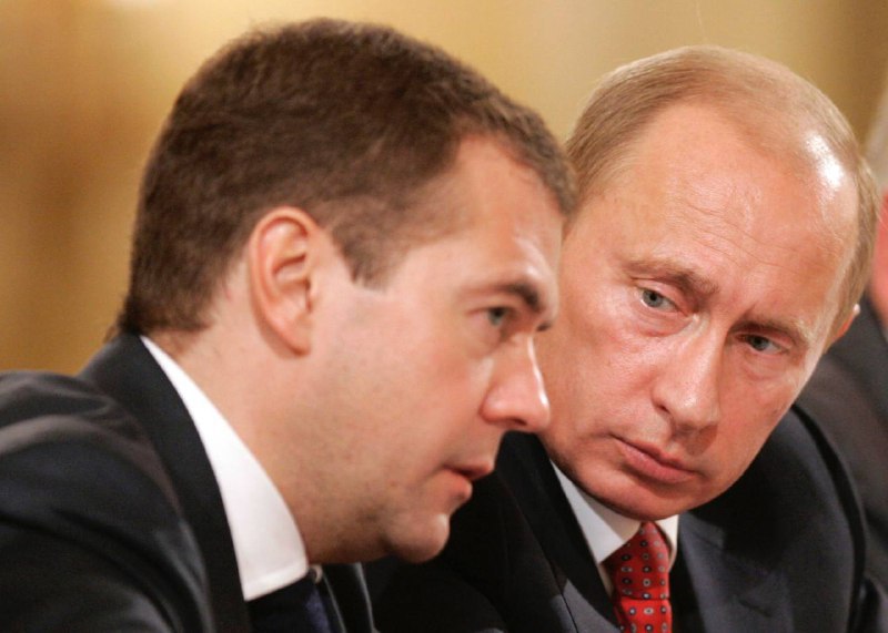 Путин наградил Медведева орденом За заслуги перед Отечествов IV степени veraafanasyeva