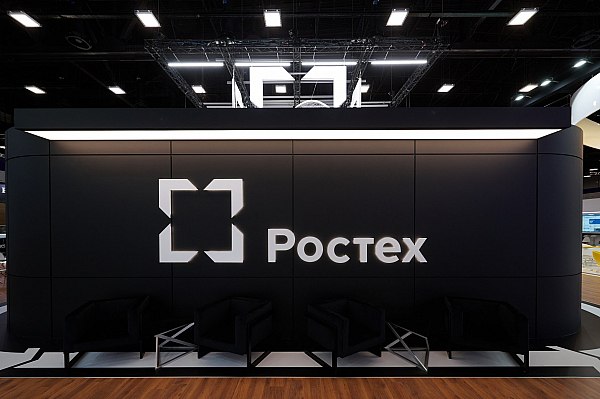 Ростех будет развивать научно-производственную кооперацию с ТулГУ Госкорпорация Ростех будет развивать научно-производственную кооперацию с Тульским государственным университетом ТулГУ . Соответствующее стратегическое соглашение подписали генеральный директор Ростеха Сергей Чемезов и ректор ТулГУ Олег Кравченко на полях проходящего в Тульской области форума «Инженеры будущего». Об этом сообщает AVIA.RU. Основная цель подписанного документа — интеграция научного и образовательного потенциала вуза и промышленных предприятий из контура Госкорпорации. Также стороны намерены активизировать проведение совместных исследований и опытно-конструкторских работ. В частности, планируются исследования по беспилотным авиационным системам и наземным боевым роботизированным комплексам с применением искусственного интеллекта. aviaru.net/n284997