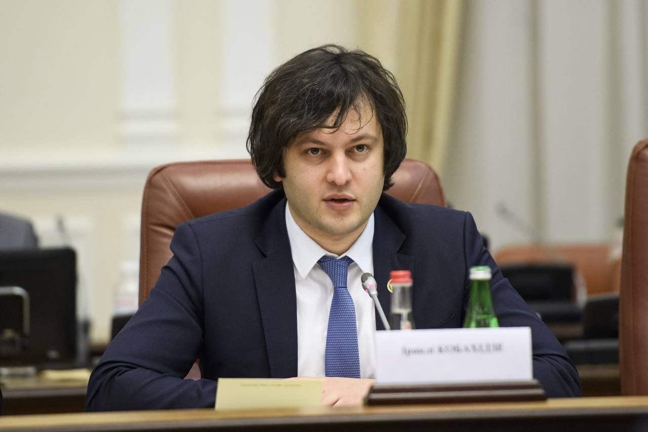 Премьер министр Грузии Ираклий Кобахидзе обвинил посла ЕС в поддержке попытки госпереворота и возложил на него ответственность за беспорядки в Тбилиси vesti az