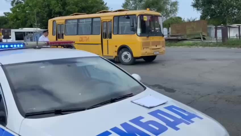 Проверка технического состояния школьных автобусов в Горячем Ключе