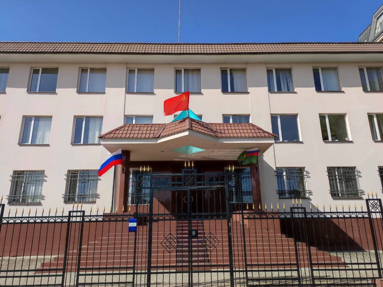 Полмиллиона в пользу несовершеннолетних В Чегемском районном отделении судебных приставов УФССП России по Кабардино Балкарской Республике возбуждено исполнительное производство о взыскании алиментных платежей с местного жителя Должник уклоняясь от выплат на содержание своих детей накопил задолженность свыше полумиллиона рублей Подробнее здесь