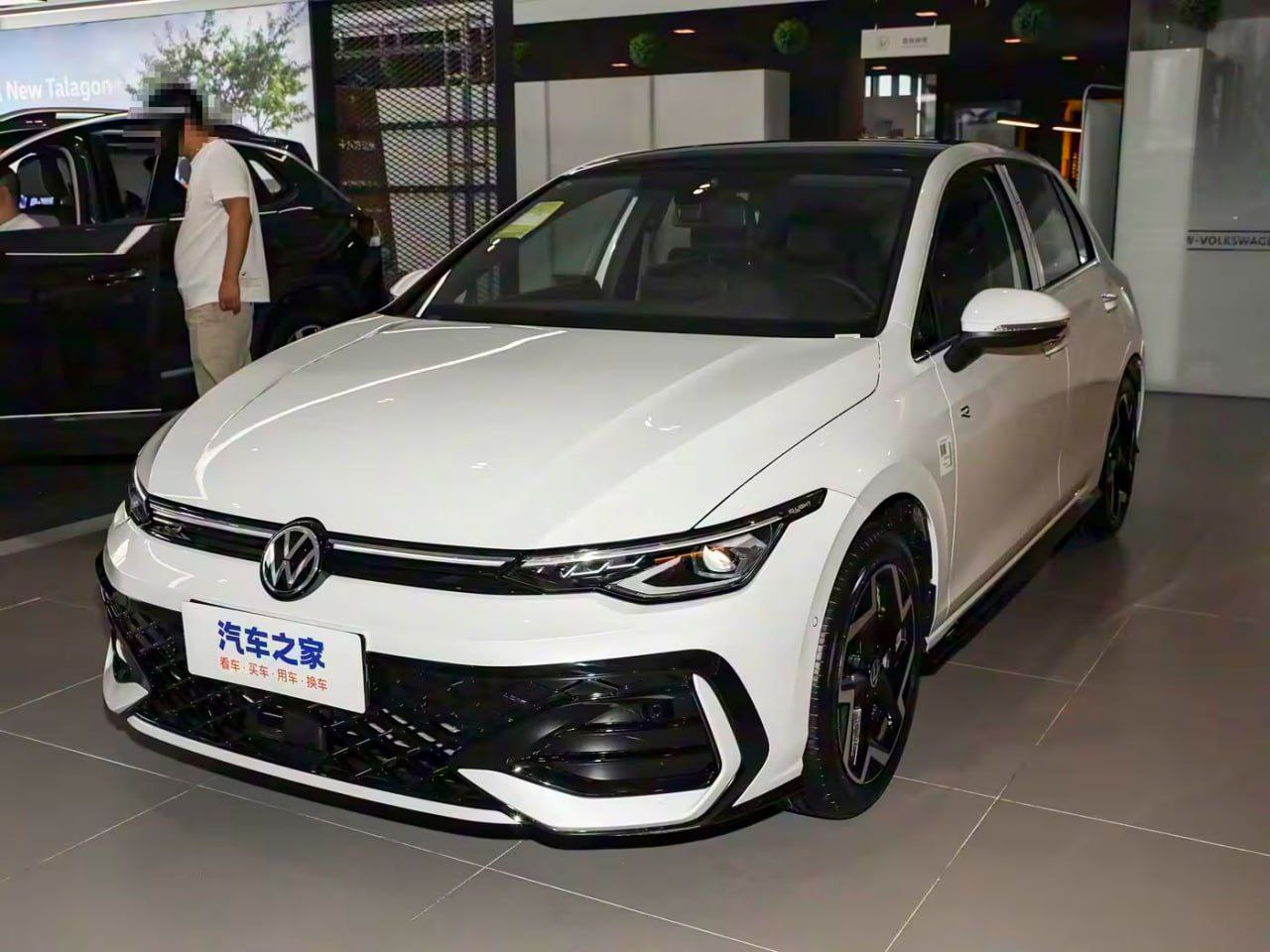 Не только у нас эти проблемы Volkswagen Golf 2026 в Китае оказался в два раза дешевле чем в Германии В Германии базовый Volkswagen Golf 2026 стоит 29 4 тысяч евро В Китае стартовали продажи того же самого автомобиля за 15 5 тысяч евро NewsEconomics