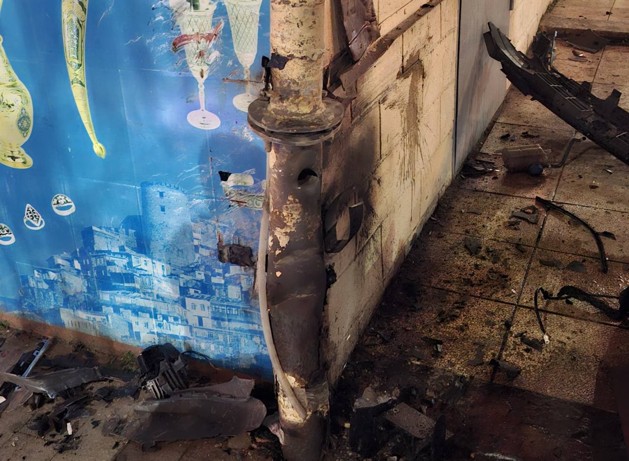 Министерство энергетики и тарифов Республики Дагестан информирует об инциденте в системе газоснабжения в г Дербент Сегодня в 20 50 на пересечении улиц Сальмана и Пушкина в результате наезда автомобиля произошло повреждение газопровода высокого давления Вследствие этого произошло отключение газоснабжения потребителей Аварийно восстановительные работы на газопроводе собственником которого является ОАО Даггаз запланированы на светлое время суток 9 января Для связи и получения информации  Единый контакт центр Дагэнерго 8 800 220 0 220 бесплатный 51 61 71 Махачкала и пригороды  ЕДДС г Махачкалы 7 8722 672 123 672 153 672 731 Ситуация находится на контроле Министерства