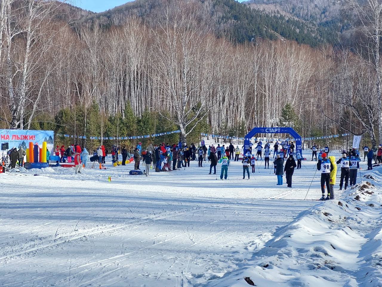 Старт нового проекта Лыжня выходного дня переносится предупреждают саяногорцев Первоначально лыжников приглашали на забег 5 января Его анонсировала мэрия Саяногорска Как пишет тренер Александр Фунтиков главная причина переноса в майнской зоне отдыха мало снега Его недостаточно для массовых соревнований О новой дате забега сообщат дополнительно Фото Александр Фунтиков NotaBene в Telegram Читать в MAX
