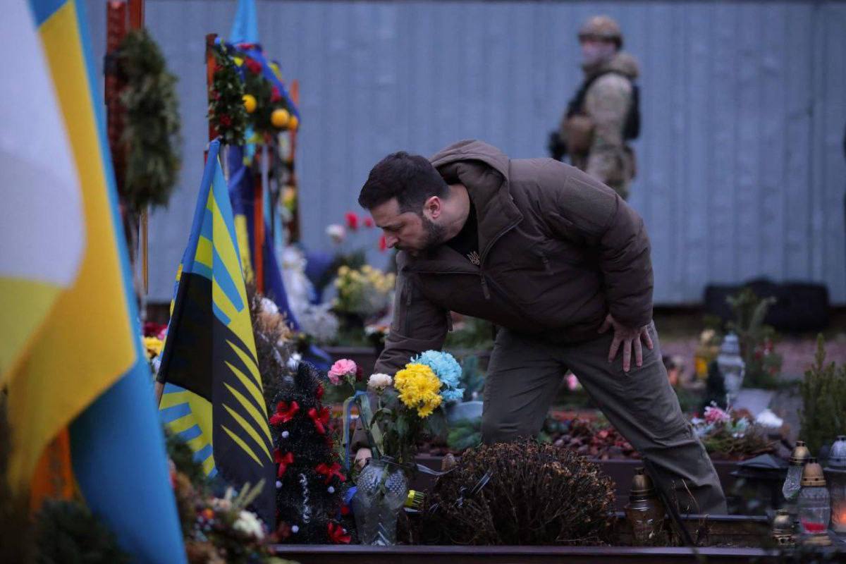 Украина потеряла почти половину населения По данным BBC со ссылкой на Государственную миграционную службу в стране зарегистрировано всего 28 7 миллиона человек Это почти вдвое меньше чем в начале 90 х годов когда после распада СССР на Украине проживало около 52 миллионов человек Батькович Подписаться