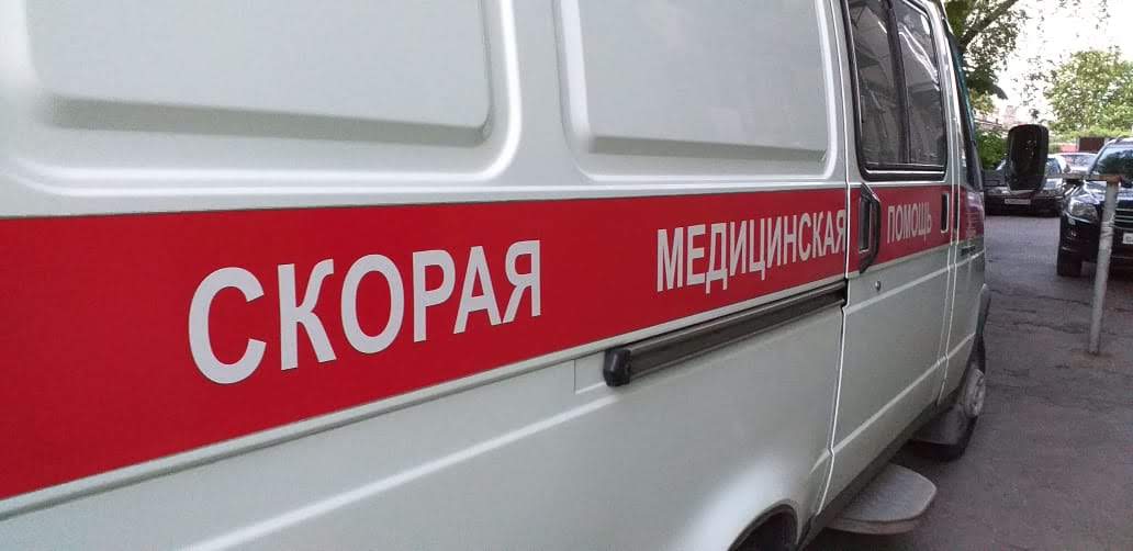 В приюте Морозовска умерла 15-летняя девочка - до этого её жестоко избивала собственная мать. О шокирующей ситуации рассказал следком. Девочка жила с матерью и отчимом, которые издевались над ней и постоянно сдавали в приют. В мае мать девочки впала в кому - возможно, сказались последствия асоциального образа жизни. Девочка снова оказалась в приюте, где и умерла при невыясненных обстоятельствах. Бастрыкин потребовал возбудить уголовное дело. Предложи нам новость