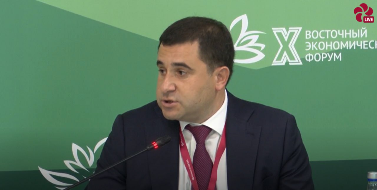 Правительство выделило 823 млрд рублей на мастер планы ВЭФ 2025 Никита Стасишин замглавы Минстроя Правительством утверждены долгосрочные программы социально экономического развития порядка 200 мероприятий точнее 201 мероприятие на сумму почти 823 млрд рублей включено в рамках реализации мастер планов Это инфраструктурные бюджетные кредиты специальные казначейские кредиты всё то что идёт в первую очередь на модернизацию коммунальной инфраструктуры Без этого полноценное развитие ни одного города невозможно
