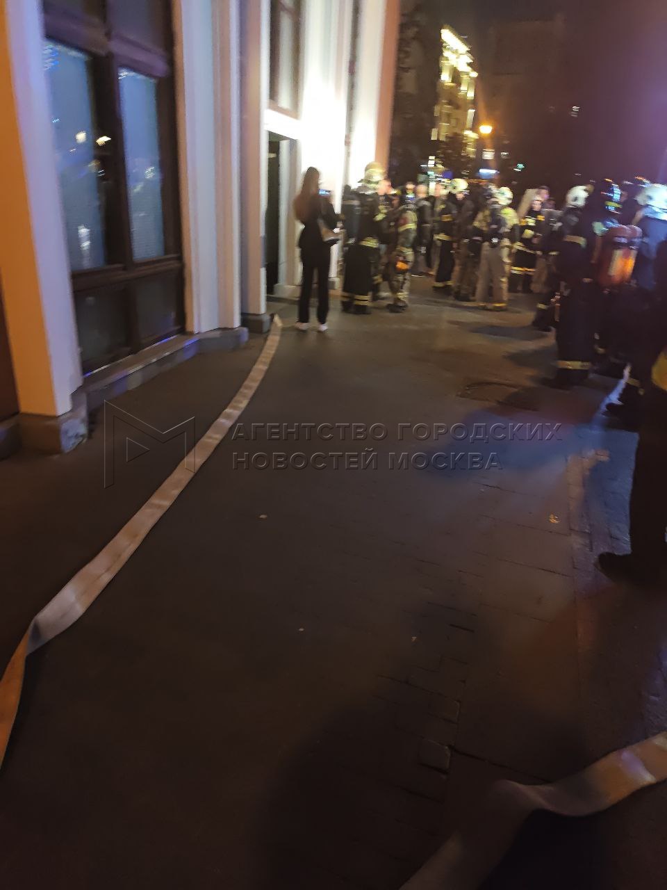 Обстановка в Лаврушинском переулке где произошло возгорание кабеля на площади 1 погонного метра в подвале Третьяковской галереи Подпишись на Агентство Москва