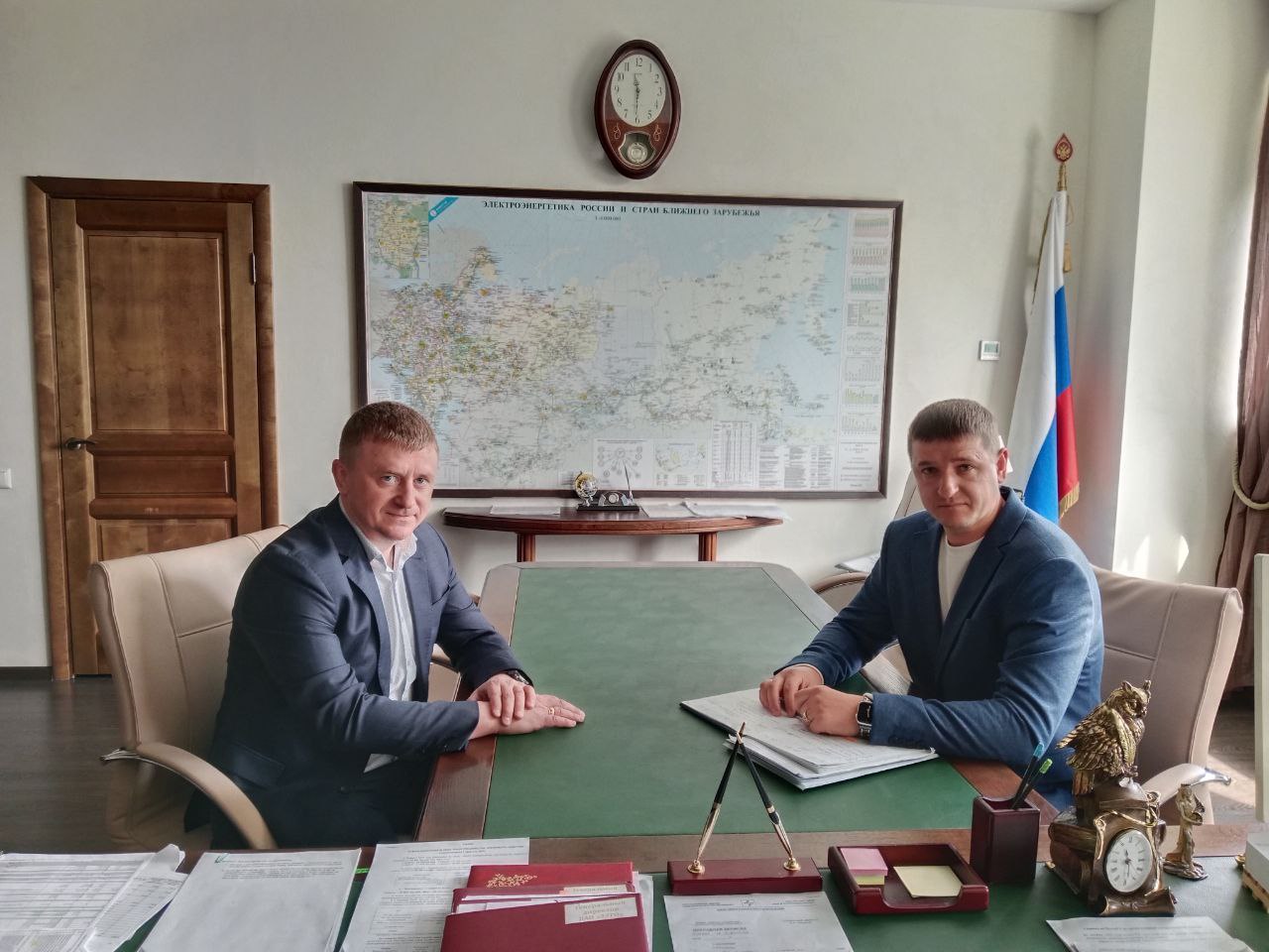 Врио ректора ПсковГУ Сергей Николаев встретился с генеральным директором «ЗЭТО» Алексеем Федоровым для обсуждения вопросов сотрудничества между предприятием и вузом. — Завод электротехнического оборудования» является одним из ведущих инвестпартнеров Передовой инженерной школы Союзного государства, совместного проекта ПсковГУ и Белорусского национального технического университета, — подчеркнул Сергей Николаев. — Наше сотрудничество включает реализацию сетевой образовательной программы «Конструкторско-технологическое обеспечение машиностроительных производств» по двум профилям «Компьютерные интегрированные технологии» и «Технология машиностроения». Дальнейшее взаимодействие будет способствовать внедрению современных технологий в отрасли, а также обучению квалифицированных инженерных кадров. Подробности.