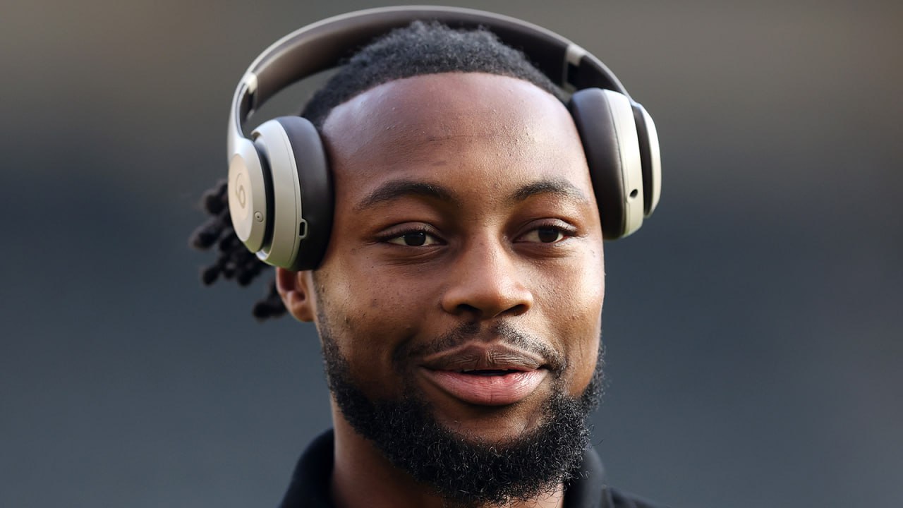 Манчестер Сити оформил трансфер Антуана Семеньо из Борнмута за 75 миллионов евро Стороны подписали все документы ганский нападающий станет игроком горожан после прохождения медицинского обследования в четверг Фабрицио Романо В текущем сезоне АПЛ Семеньо провел 19 матчей в которых забил 9 мячей и отдал 3 результативные передачи