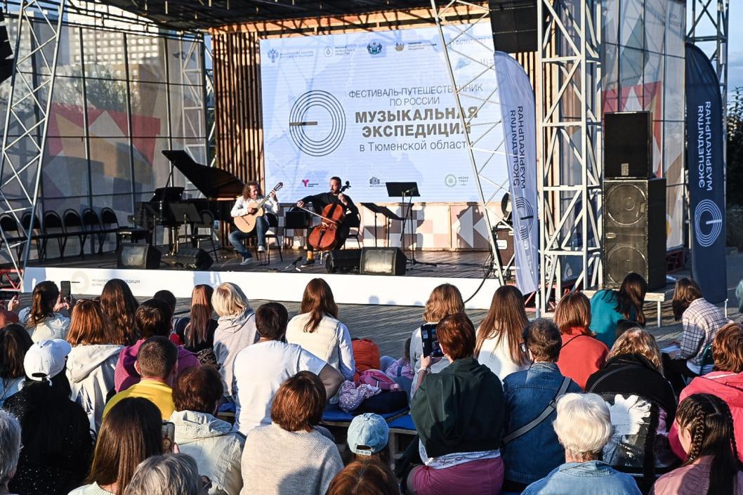 Тюменская область входит в топ 30 по числу регистраций на конкурсный трек Культура проекта Флагманы образования  Уже подали 138 заявок присоединиться к треку можно до 12 октября Проект Флагманы образования реализуется с 2019 года он позволяет выявить наиболее мотивированных подготовленных лидеров среди педагогов управленцев в сфере образования и студентов   Подписаться на Тюменскую линию