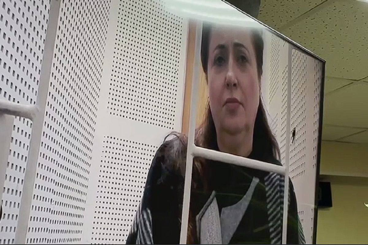 Обманувшая клиентов на 17 млн рублей бизнес леди получила срок в Краснодаре С 2018 по 2022 год фигурантка обманула клиентов получивших от нее деньги на покупку мебели и аксессуаров на сумму до 4 миллионов рублей за комплект но так и не увидевших ни товаров ни денег Ущерб составил более 17 миллионов В 2023 году она была осуждена Геленджикским судом на 2 5 года а в 2024 году Ялтинским судом за 15 эпизодов мошенничества на 6 лет Ленинский районный суд Краснодара в 2024 году добавил 3 5 года за 3 эпизода Окончательно приговор 7 лет колонии общего режима Кубанские Новости   Мы в MAX