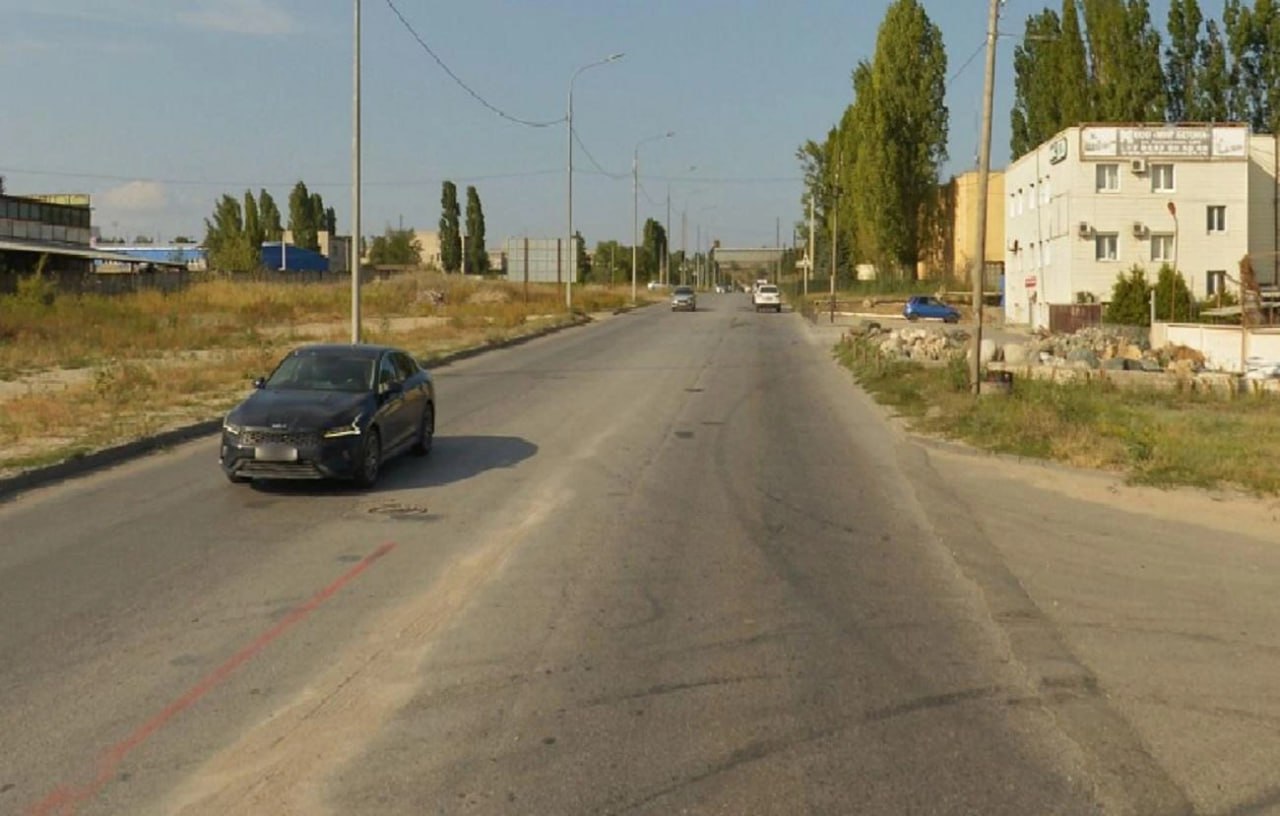 За миллиард рублей реконструируют оставшиеся полтора километра Ангарской в границах от бизнес центра по Ангарской 179 до примыкания к шоссе Авиаторов Работы по переносу коммуникаций должны быть завершены до 1 августа 2026 года дорога до 1 ноября 2026 года Итоговые документы должны быть готовы до 31 декабря 2026 года Скрин Яндекс Карты Читайте новости Волгограда в МАХ