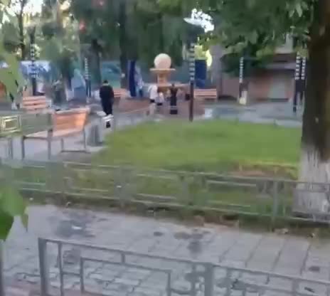Очистка фонтанов в Владикавказе и Санкт-Петербурге: плановые работы по техобслуживанию