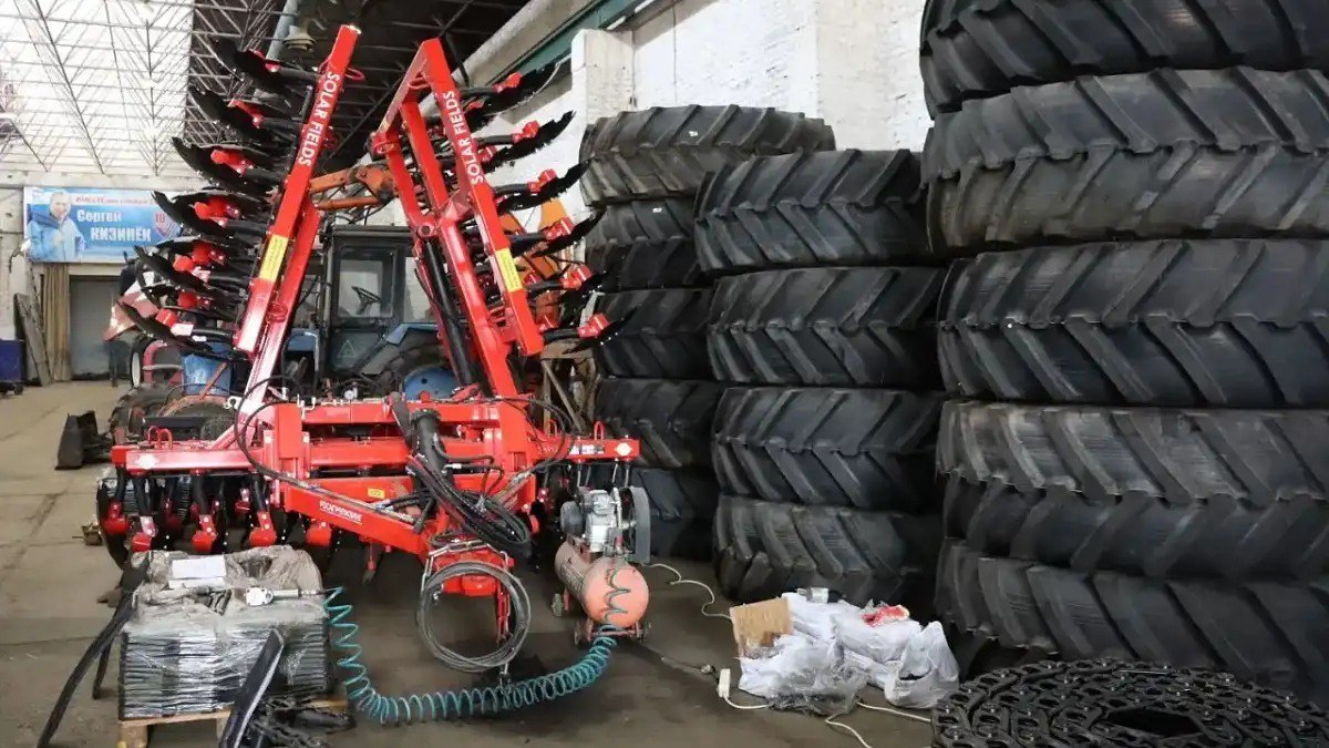 На Кубани свыше 22 5 тыс единиц сельхозтехники подготовят к весенне полевым работам 2026 года Задачи по подготовке техники к уходным работам и посевной кампании обсуждали в Красноармейском районе на краевом совещании Подробности