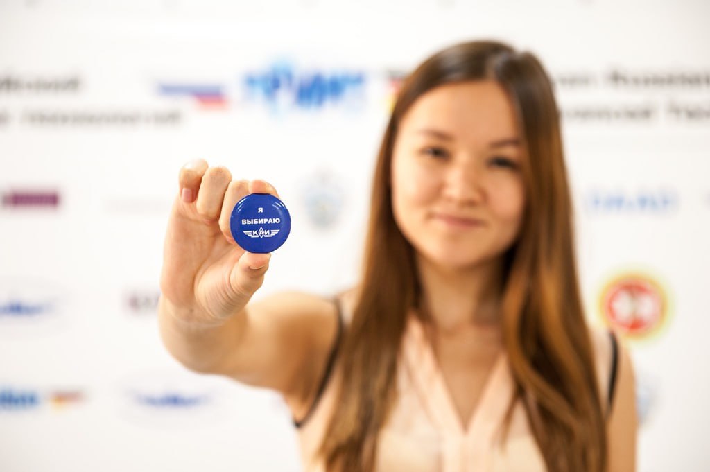 Министерство науки и высшего образования РФ утвердило контрольные цифры приема на 2026 2027 учебный год В вузах России выросло число бюджетных мест по техническим направлениям   В КНИТУ КАИ также произошло увеличение количества бюджетных мест на программы бакалавриата и специалитета На предстоящий учебный год их будет 1615   Наибольший прирост пришелся на инженерные направления 11 03 01 Радиотехника 11 05 01 Радиоэлектронные системы и комплексы 24 03 04 Авиастроение и 24 05 07 Самолето и вертолетостроение   Читать подробнее