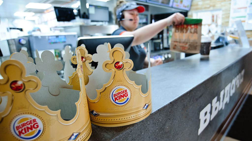 Кипрский Burger King Russia редомицилировался в САР Калининградской области Кипрская компания Burger King Russia редомицилировалась в специальный административный район САР на острове Октябрьский в Калининградской области Она продолжит работу как МКООО БКР следует из данных реестра САР Международная компания общество с ограниченной ответственностью БКР была включена в реестр участников специального административного района на территории острова Октябрьский Калининградская область о чем внесена соответствующая запись говорится в сообщении Андрей Гордеев Ведомости Подпишитесь на Ведомости Северо Запад