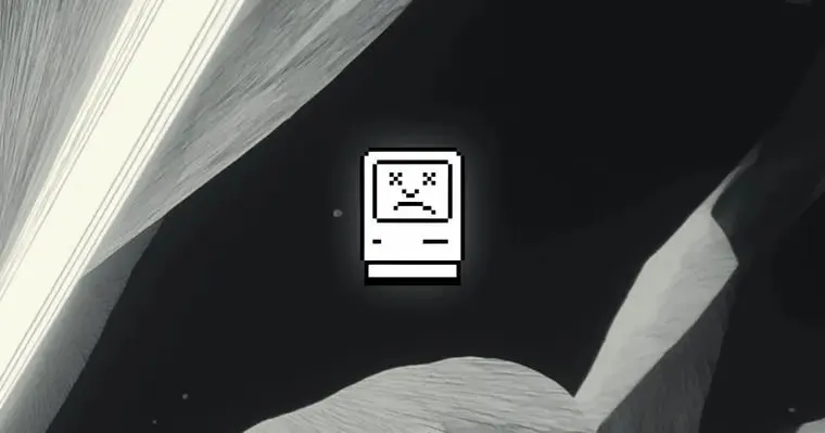 В macOS нашли сетевой баг Исследователи Photon описали редкую но неприятную ошибку в macOS если система слишком долго работает без перезапуска новые сетевые подключения со временем могут начать ломаться но сама проблема лечится обычной перезагрузкой Проблема не в том что весь Mac умирает ровно через 49 дней а в ошибке сетевой части системы После примерно 49 дней 17 часов без перезагрузки macOS может начать хуже открывать новые TCP соединения Проще говоря старые подключения ещё могут работать а новые уже начинают открываться с ошибками или вообще не подниматься Исследователи связывают это с переполнением внутреннего 32 битного счётчика времени в ядре XNU Из за этого система перестаёт нормально очищать временные сетевые записи и свободные порты для новых подключений постепенно заканчиваются Больше всего это касается машин которые неделями работают без перезапуска например серверов сборочных машин и других постоянно включённых Mac Если баг уже проявился обычная перезагрузка должна вернуть сеть в норму потому что после неё внутренний счётчик запускается заново То есть главный временный способ защиты тут очень простой не ждать появления сбоя и перезагружать систему раньше этого срока пока Apple не выпустит исправление Получается МакОсь не богом целованная Жмите обсудим Наши каналы Аpplе