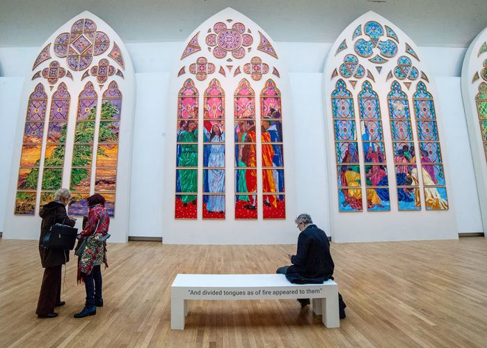 Проект новых витражей художницы Клэр Табуре для собора Парижской Богоматери вызвал споры во Франции Макеты представлены на выставке На одном дыхании в Гран Пале