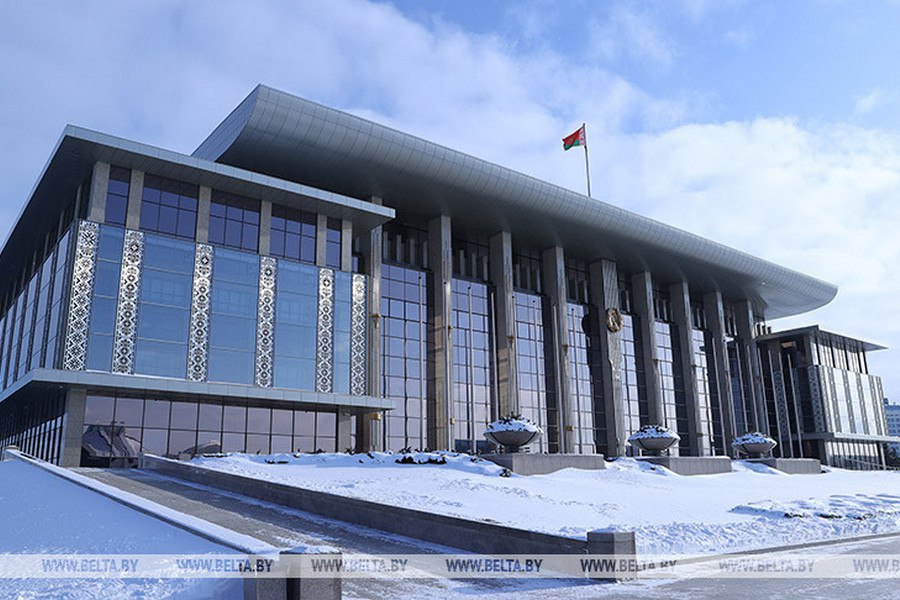 Указом Президента изменён формат экзамена для поступающих на госслужбу Президент Беларуси Александр Лукашенко 19 февраля подписал указ 60 О квалификационном экзамене которым совершенствуется процедура его проведения для лиц впервые поступающих на государственную гражданскую службу