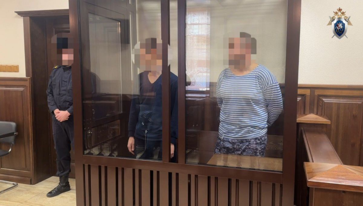 Обвиняемый в убийстве бывший замглавы лискинского ОМВД Дмитрий Колтунов решил отправиться на фронт     Бывший заместитель начальника лискинского отдела МВД Дмитрий Колтунов, отправился на фронт после того, как его обвинили в убийстве бизнесмена в городе Кемерово.  Его сообщник Андрей Дегтярёв сейчас также находится под стражей. Уголовное дело по факту убийства продолжает расследоваться.  ↗  Прислать новость   Подписаться