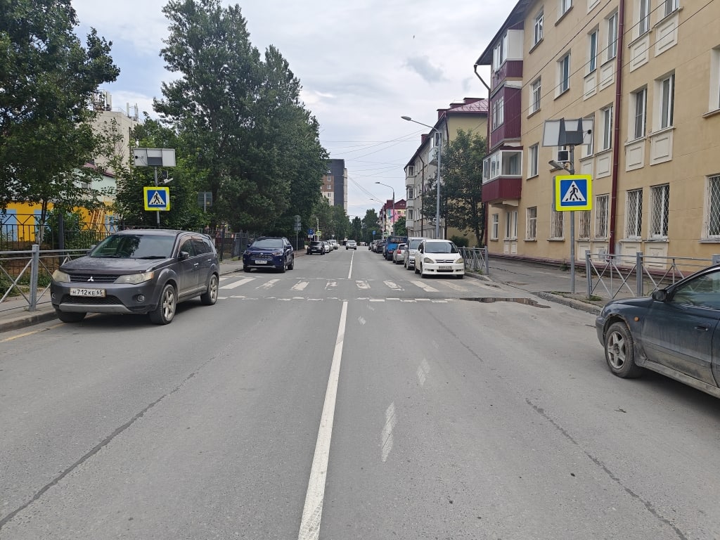 Проезд по улице Физкультурной в Южно-Сахалинске закроют на выходные   Ограничения связаны с работами «СКК» на участке между проспектом Победы и улицей Поповича в районе дома №128 по улице Физкультурной.  Начать их планируется 19 июля в 9:00 и завершить к концу дня в воскресенье.   Коммунальщики просят автовладельцев учитывать эту информацию и заранее планировать свой маршрут.  ———    :     Прислать нам новость: