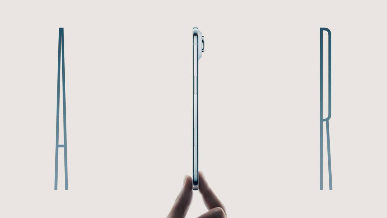 iPhone Air тонкий как юмор про В С Ё Все утечки оказались правдивыми и новинка действительно получила ультратонкий корпус на 5 6 мм одну камеру на 48 Мп и титановую раму Дисплей на 6 5 дюймов с ProMotion Apple заявила что время автономной работы составит полный рабочий день Но магнитный пауэрбанк всё равно вернули В продаже 19 сентября по 999 долларов rozetked me news 41411