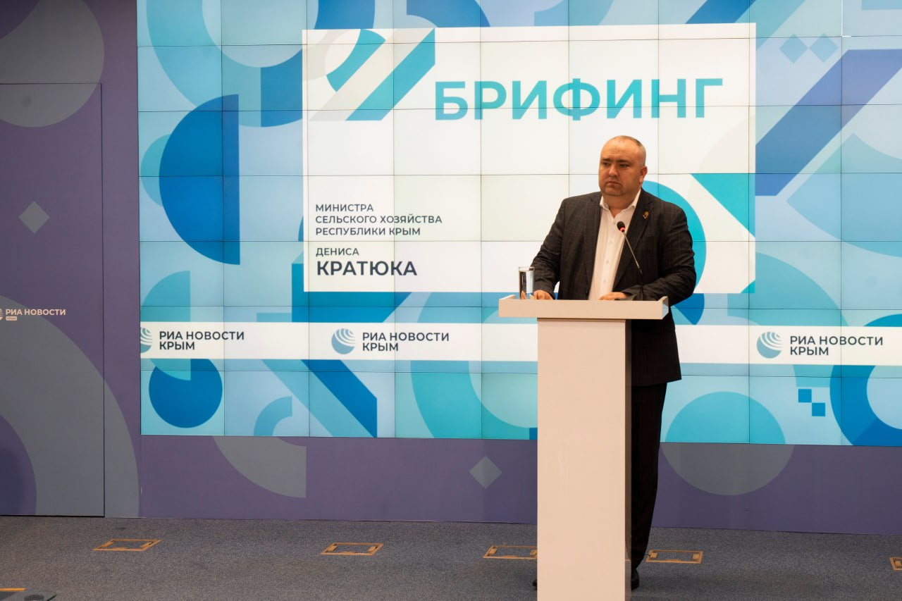 Около 600 тонн продукции аквакультуры произвели в Крыму в этом году Это в два раза больше чем в 2025 м рассказал на брифинге в пресс центре РИА Новости Крым министр сельского хозяйства республики Денис Кратюк В Крыму нужно сконцентрироваться на развитии аквакультуры Для увеличения объемов продукции надо упростить переработку и технически дооснастить предприятия 2  4   5  6   0   Подписаться на РИА Новости Крым в Telegram MAX VK