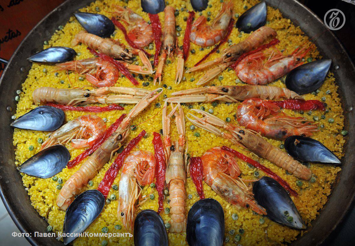 Рейтинг самых вкусных и невкусных кухонь мира за 2025 год опубликовал World Population Review Топ 5 самых вкусных кухонь Греция Италия Мексика Турция Испания Согласно исследованию блюда из Казахстана и Армении оказались среди худших и заняли 92 е и 93 е места из 99 стран В списке хуже чем у них еду готовят только в Никарагуа Лаосе и Боливии Россия расположилась на 34 месте Подписывайтесь на Ъ Оставляйте бусты