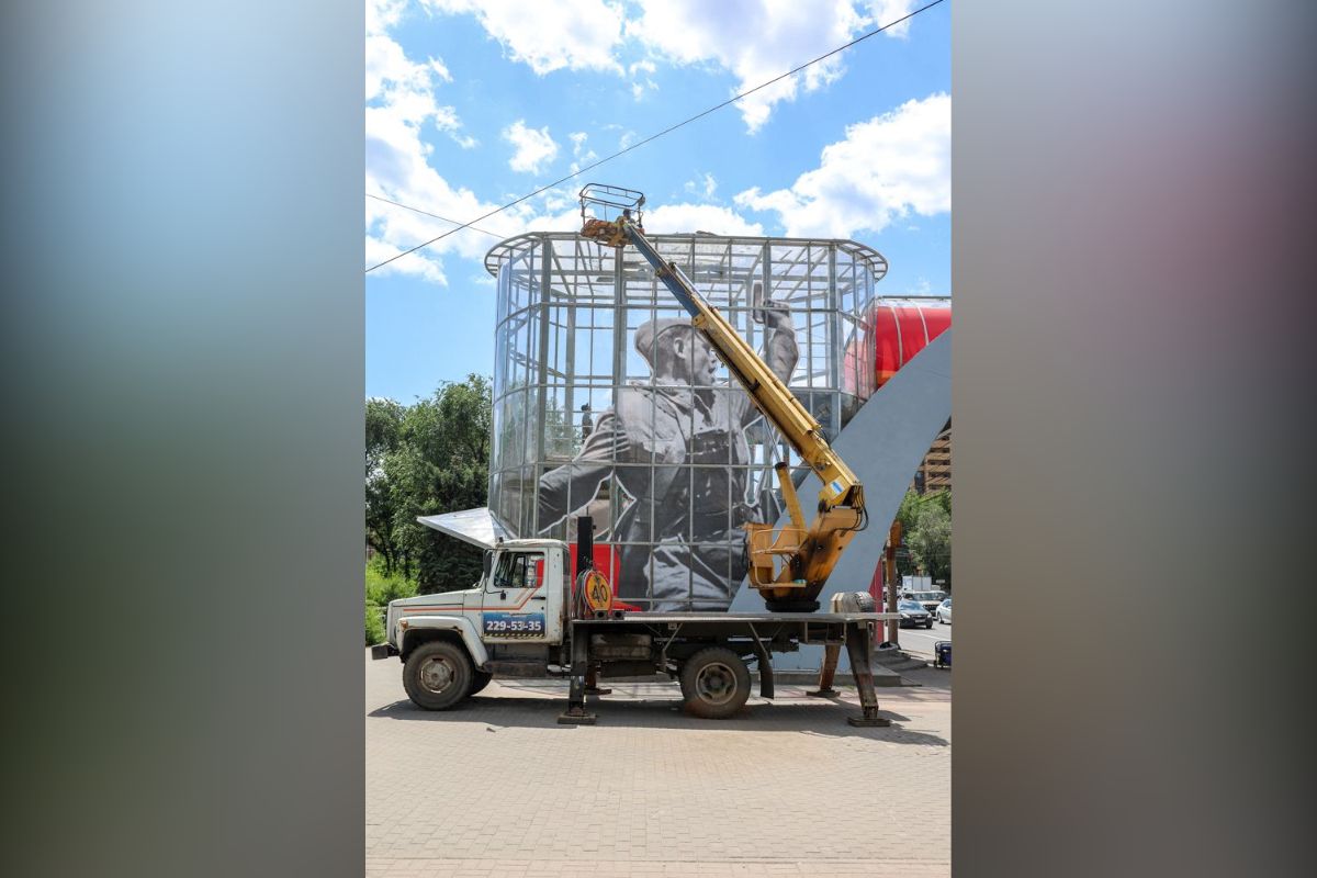 В Воронеже приступили к устранению дефектов обновленного надземного перехода у автовокзала Конструкцию отремонтировали весной. В ходе работ полностью обновили облицовку, плитку и другие элементы перехода. Однако со временем стали проявлять себя различные дефекты. Так, во время осадков на отдельных участках перехода начала скапливаться вода. ↗ Прислать новость Подписаться