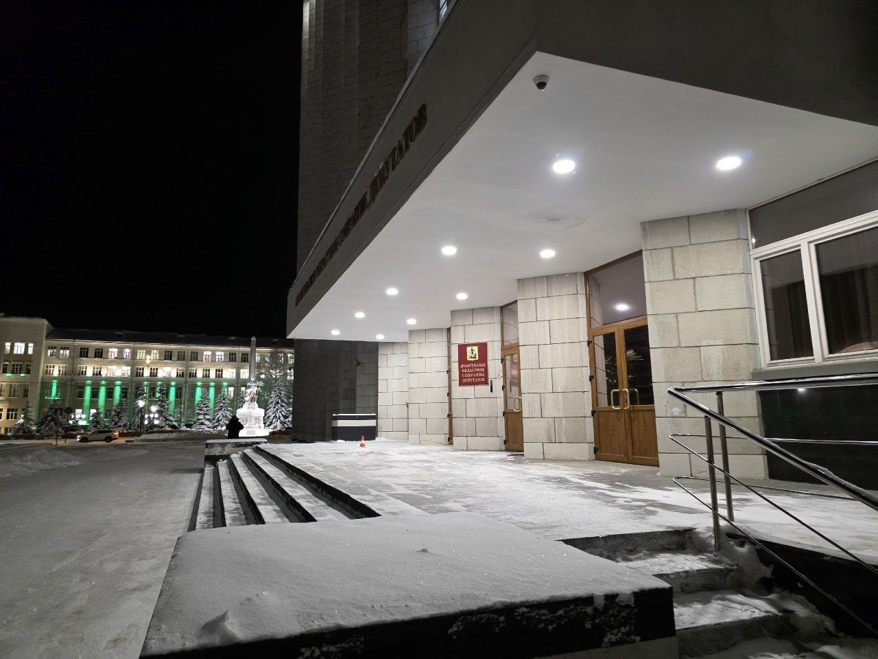 В Архангельской области появилась деревня Питер За переименование деревни Савинская в Питер Вельского района проголосовали накануне депутаты облСобрания До этого переименоваться решил сельский сход из пяти жителей