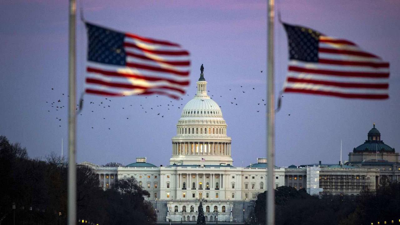 США опубликовали обновлённую стратегию национальной безопасности В документе обозначены следующие ключевые положения   Вашингтон заинтересован в прекращении военных действий на Украине   Главной задачей в Европе названо восстановление стратегической стабильности с Россией   США не поддерживают дальнейшее расширение НАТО   Европа по мнению США должна самостоятельно обеспечивать свою оборону   Между администрацией США и европейскими чиновниками сохраняются разногласия   Индо Тихоокеанский регион станет одним из центральных геополитических и экономических направлений XXI века   В торговле с Китаем США планируют сосредоточиться только на нестратегических товарах НАШИ РЕСУРСЫ Telegram Tik tok YouTube RUTUBE