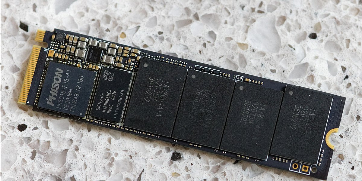 В 2026 году большинство производителей бытовой техники и электроники обанкротится из за дефицита чипов памяти заявил Пуа Хейнсен глава тайваньской Phison которая выпускает микроконтроллеры для внешних накопителей А выпуск устройств значительно сократится vc ru opinions 2742224