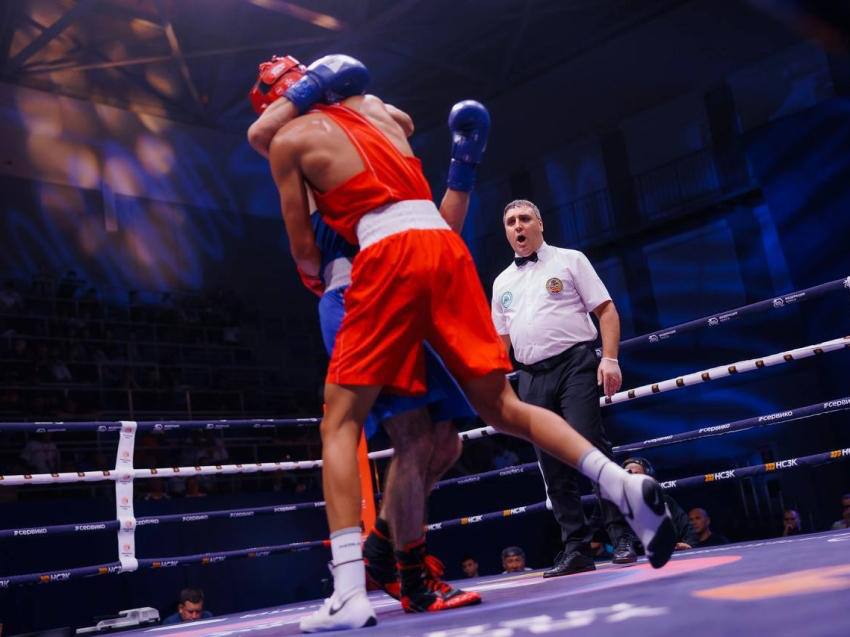 Всероссийский турнир по боксу имени Александра Бахтина состоится в Чите Турнир будет проходить в спорткомплексе Мегаполис Спорт с 24 по 28 февраля Открытие запланировано на 24 февраля в 19 00 финальные бои состоятся 28 февраля в 17 00 Подпишись на Моя Чита Отправь контент а мы опубликуем