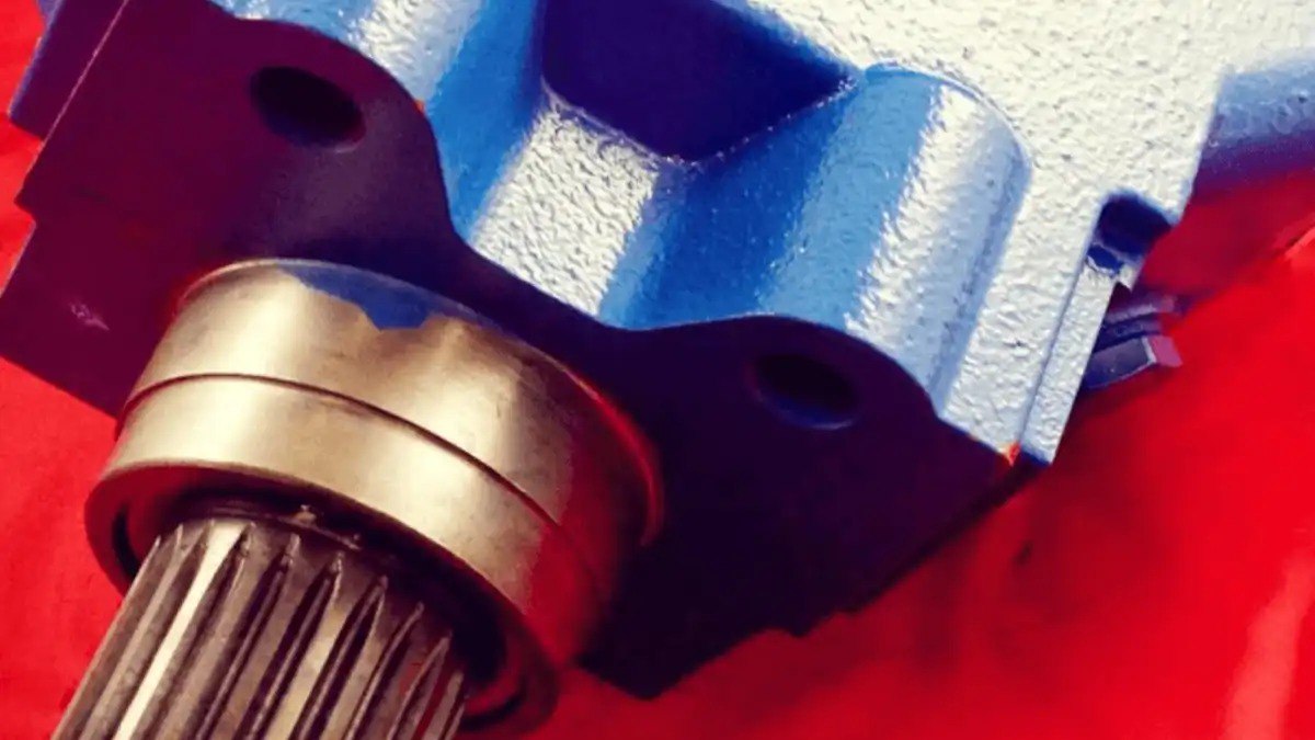 В 2026 году рынок запчастей для сельхозтехники продолжит начавшуюся перестройку Генеральный директор компании ООО АГРИ ПАРТС РУС эксперт ГлобалМедиа Максим Белопухов рассказал о том что высокая стоимость новой техники и логистические сложности заставили аграриев сместить фокус на поддержание существующего парка что дало толчок рынку запчастей и сервиса Подробнее мнение спикера читайте