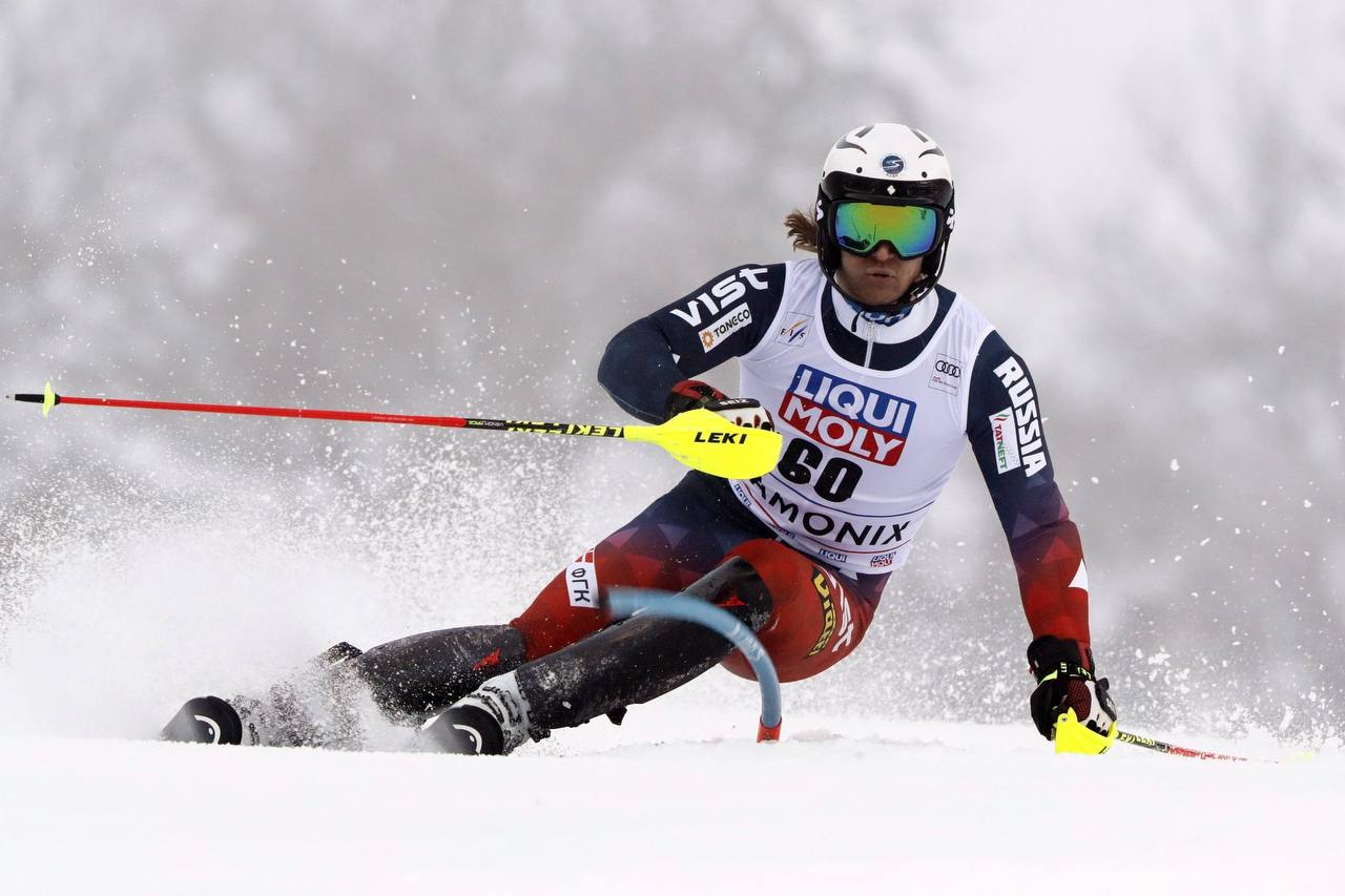 Семен Ефимов сошел во время первой попытки в слаломе на Олимпиаде Стартовавший под 42 м номером россиянин из за схода не смог квалифицироваться во вторую попытку соревнований и завершил участие в них До него не сумели финишировать 18 спортсменов Подписывайтесь на РИА Новости Спорт в MAX