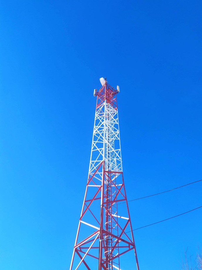 МТС обновила сеть LTE в населенных пунктах Приаргунского округа. Работы затронули все базовые станции в посёлках Приаргунск, Новоцурухайтуй и Молодежный, что позволило увеличить ёмкость сети и скорость мобильного интернета в среднем на 20% Благодаря перераспределению устаревших частот 3G на современный стандарт LTE почти 10 тысяч жителей получили скоростной доступ к интернет-ресурсам. В зоне улучшения качества связи попали центральные и спальные районы, а также общественные территории, парки, школы, дом культуры и краеведческий музей. «Обновление сети расширяет скоростной доступ к сети жителям населенных пунктов, где наблюдается динамично растущий интернет-трафик. Благодаря рефармингу расширились возможности сети LTE – возросли ёмкость канала и скорость мобильного интернета. При этом качество и четкость передачи голосовых сообщений значительно выше по сравнению с 3G. Мы и дальше будем в режиме реального времени анализировать нагрузку на базовые станции и при необходимости вносить улучшения», - рассказал директор МТС в Забайкальском крае Денис Бойко.