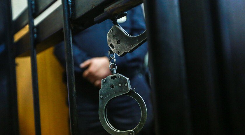 Житель Энергодара Ролан Майнов приговорён к 5 годам колонии за публичное оправдание терроризма По данным УФСБ он разместил в мессенджере комментарий положительно оценивающий деятельность запрещённого в России украинского нацбатальона Суд также запретил ему администрирование интернет ресурсов в течение двух лет НОВЫЙ МЕЛИТОПОЛЬ