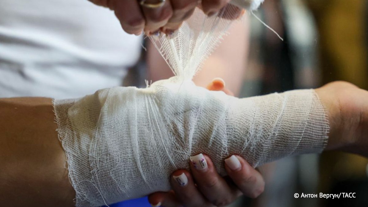 В России создали наночастицы для заживления хронических ран и тяжелых ожогов сообщили в РНФ Наночастицы из фосфата церия способны подавлять окислительные процессы воспаления и стимулировать рост клеток предшественников соединительной ткани Подпишись на ТАСС Наука