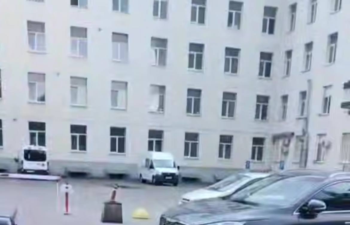 По сообщениям, размещенным в социальных сетях, о ненадлежащем оказании медицинской помощи, прокуратура Крыма организовала проведение проверки. По предварительной информации, 15 июня текущего года мужчине, обратившемуся в одно из учреждений здравоохранения города Симферополя, необходимая медицинская помощь оказана ненадлежащим образом. В ходе организованных надзорных мероприятий будет дана оценка соблюдению должностными лицами учреждения здравоохранения требований законодательства при оказании медицинской помощи.