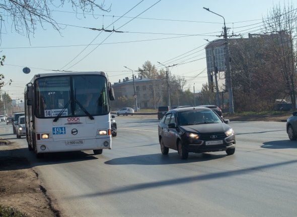 В Якутии с высоты 25 метров сорвался автобус с пассажирами: есть погибшие Страшное ДТП унесло жизни в Якутии Читать подробнее на сайте...