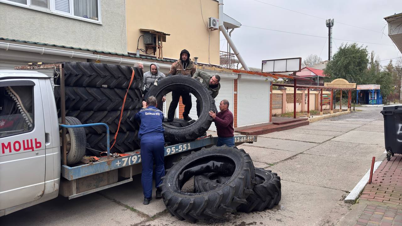 Голопристанский лесхоз осуществил закупку автозапчастей для ремонта лесопожарной техники  Закупка необходимых автозапчастей ускорит процесс обслуживания лесопожарной техники, чем позволит оперативно тушить пожары и предотвращать их распространение.  "В условиях учащающихся лесных пожаров, работа по модернизации и ремонту техники выходит на первый план", — сообщили в министерстве природных ресурсов и экологии Херсонской области.    ПОДПИСАТЬСЯ НА ТАВРИЮ