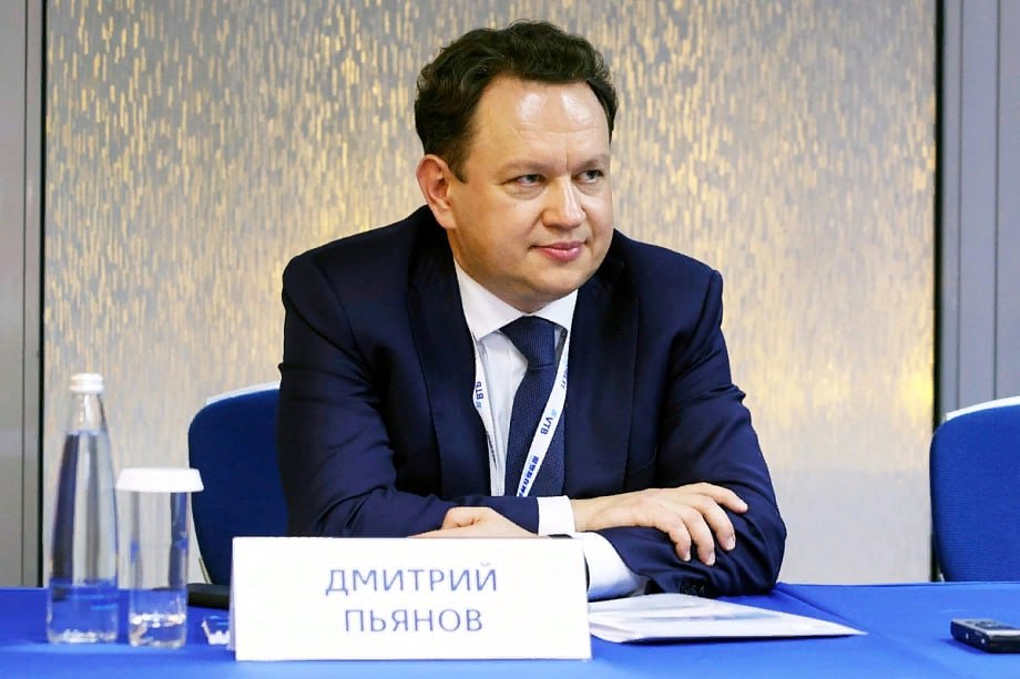 Дмитрий Пьянов, первый зампред ВТБ в колонке газеты «Ведомости»: - Если рубль останется таким же крепким до конца года, то Минфин может недосчитаться еще ₽1 трлн доходов, а итоговый дефицит бюджета приблизиться к ₽5 трлн - Всякий раз, когда рубль становится избыточно слабым, покупки валюты в рамках бюджетного правила приостанавливаются и переносятся - Сигнал «допускает возможность повышения ключевой ставки» до декабря 2024г девять из девяти раз сопровождался повышением ключевой ставки, но в декабре впервые не сработал - Повышение ставки в целях устранения угрозы финстабильности как в декабре 2014 г. и феврале 2022 г. и повышение ставки в целях охлаждения совокупного спроса экономики как все повышения с лета 2023 г. – это разные явления. Читать далее #VTBR